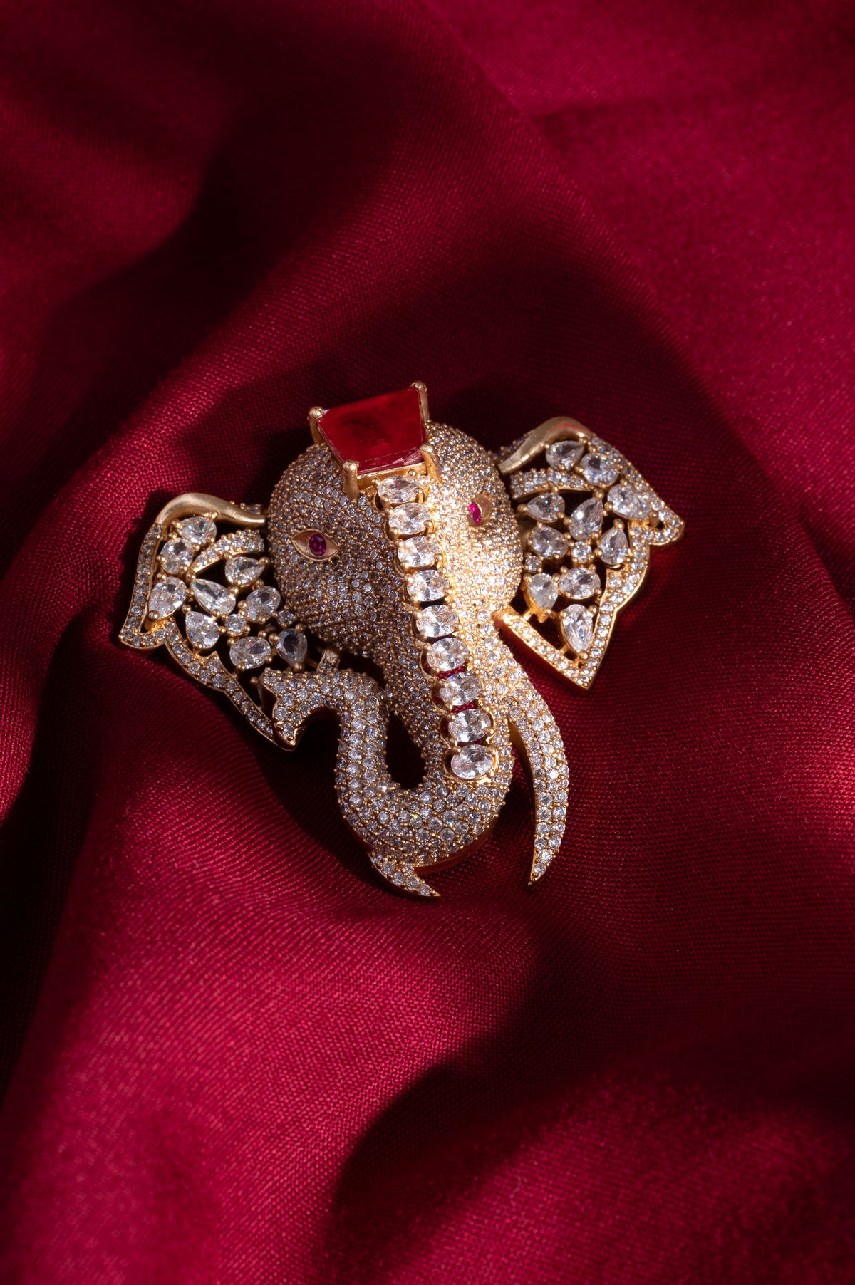 Gajraaj (red)